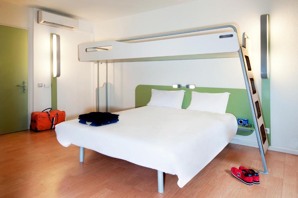 Hotel Ibis Budget Aix Les Bains - Gresy Buitenkant foto